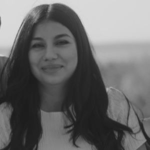 Meet your Posher, Adriana
